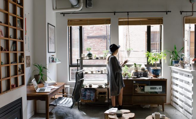 Industriële kleerkast voor een stoere look in de woonkamer